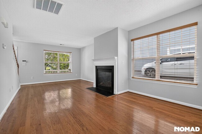 Building Photo - 805 Hopewell St