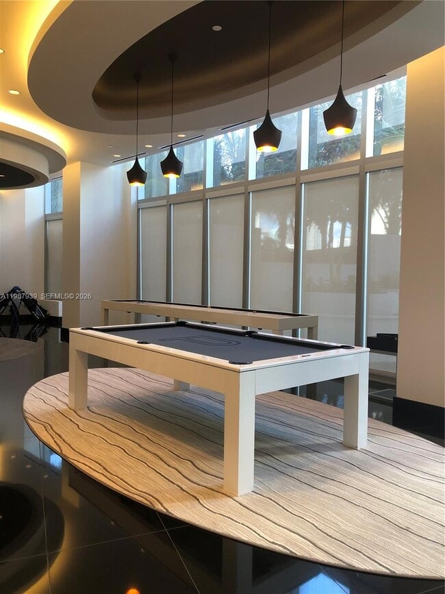 Building Photo - 851 NE 1st Ave