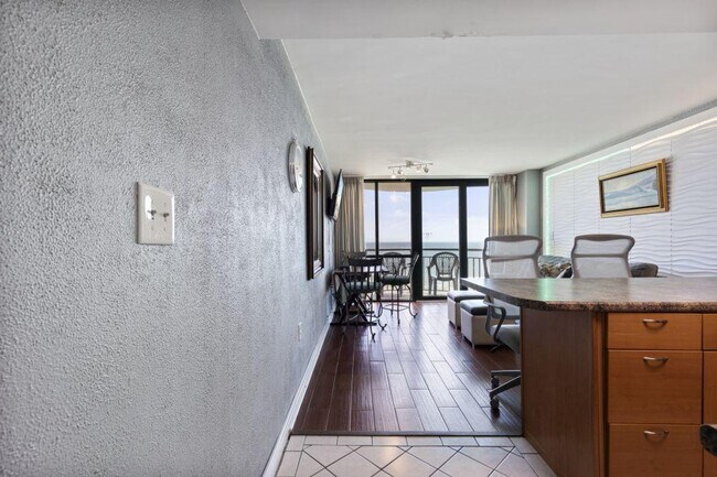 Building Photo - 2310 N Ocean Blvd