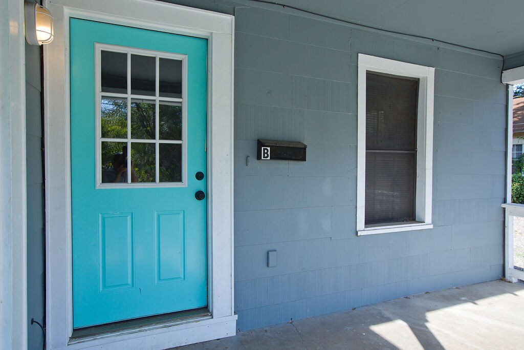 Building Photo - 143 Tremlett Ave