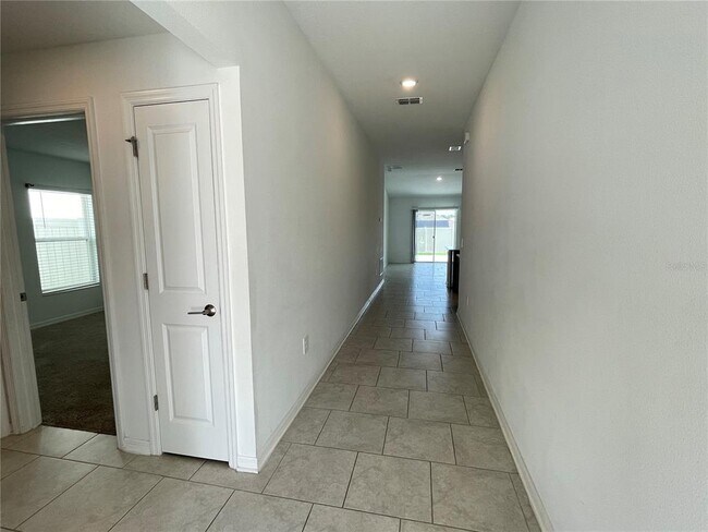 Building Photo - 831 Ofanto Wy