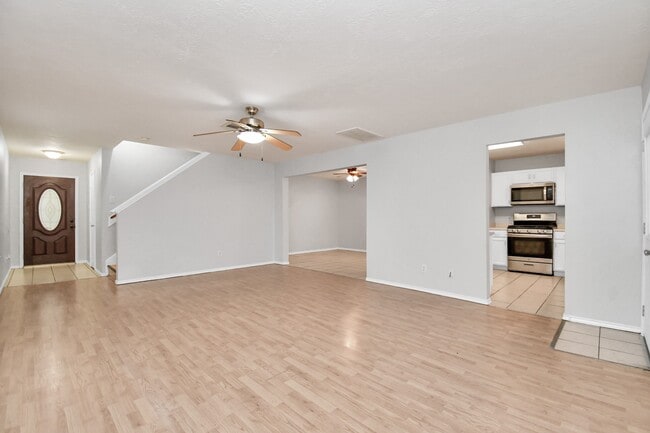 Building Photo - 3919 Rolling Springs Ln