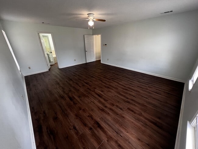 Building Photo - 8282 Linkwood Ln