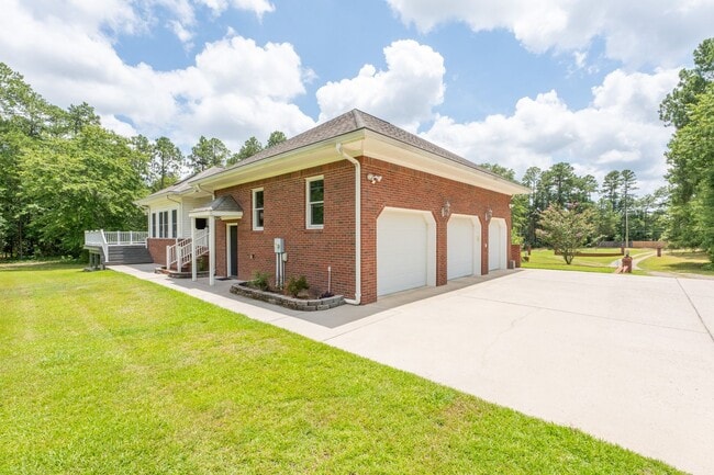 Building Photo - 785 Glenwood Dr