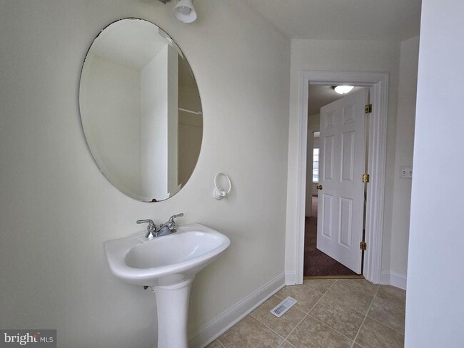 Building Photo - 271 Ashton Ct