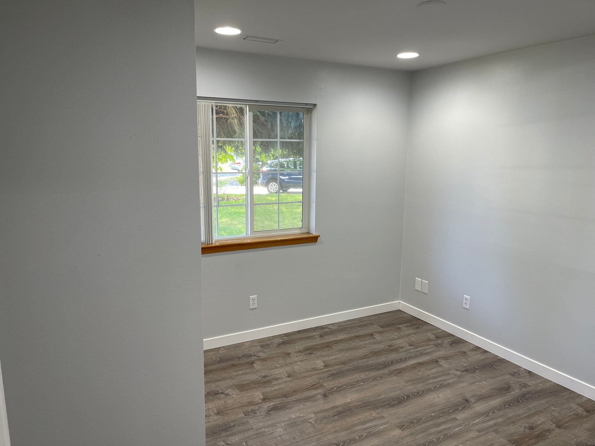 Building Photo - 1635 W Monet Dr