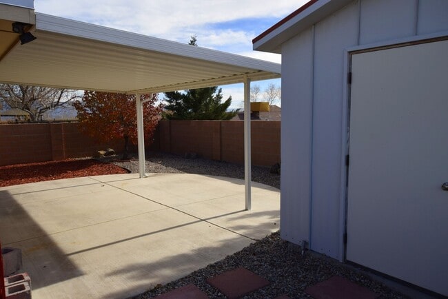 Building Photo - 2BR Plus Bonus Room in the NW!