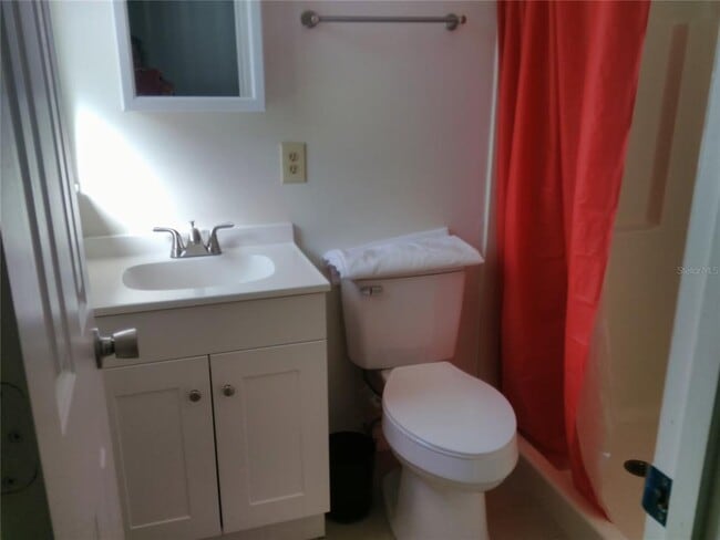 Building Photo - 330 Chestnut Ave