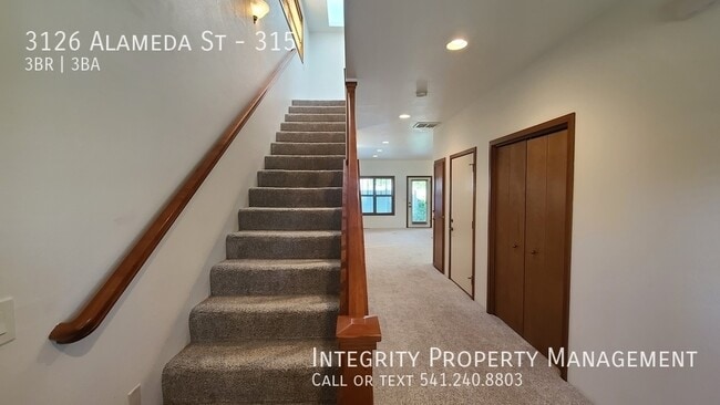 Building Photo - 3126 Alameda St