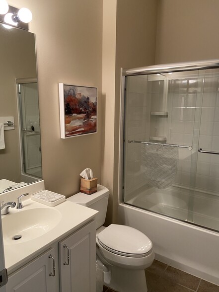 2nd bathroom - 228 Sonata Ct
