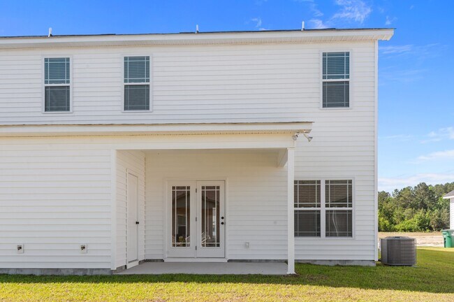 Building Photo - 4400 Laurel Rdg Dr
