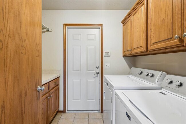 Building Photo - 2725 NW 166th St