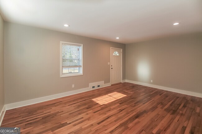 Building Photo - 2450 Judson Ave