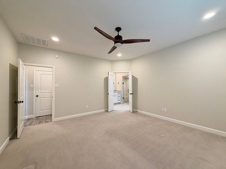 Building Photo - 1322 Solomon Ln
