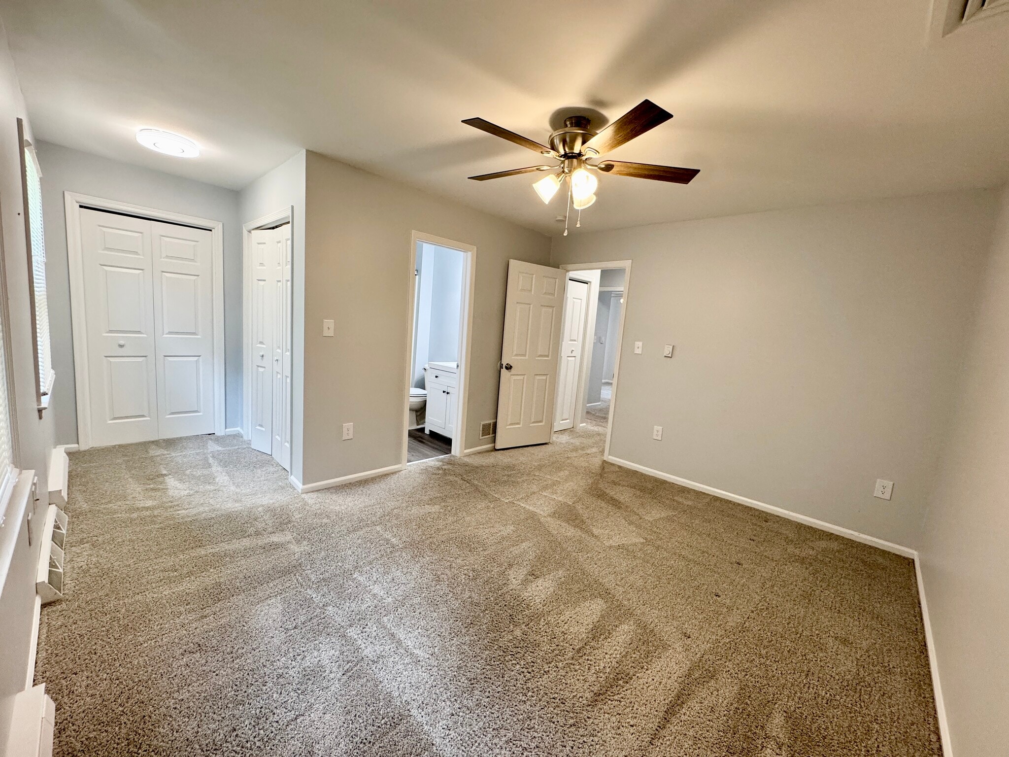 Master bedroom with 2 closets and full bathroom - 1984 Cricklewood Cv
