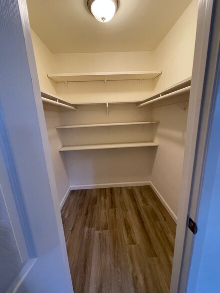 Building Photo - 521 E Arrellaga St