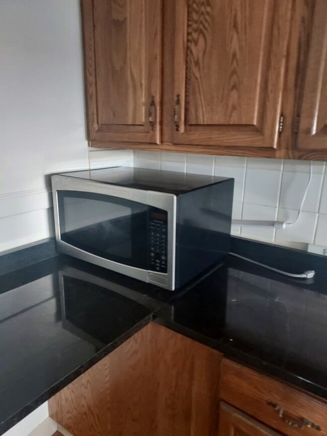 Building Photo - 3453 NW Thurman St