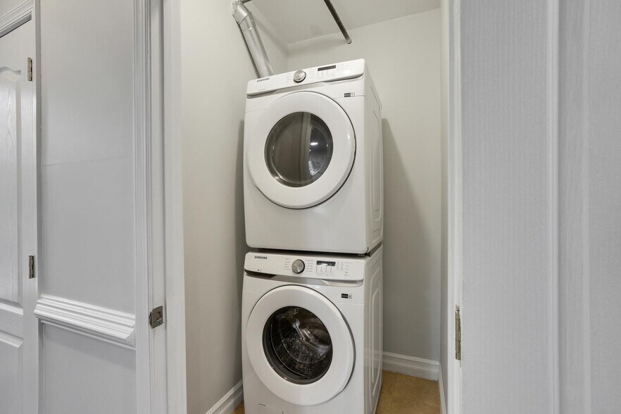 Building Photo - Modern & Spacious Rental in the Heart of Washington, DC!