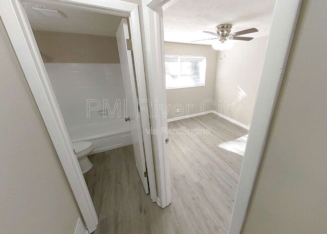 Building Photo - 1214 Santiago Dr