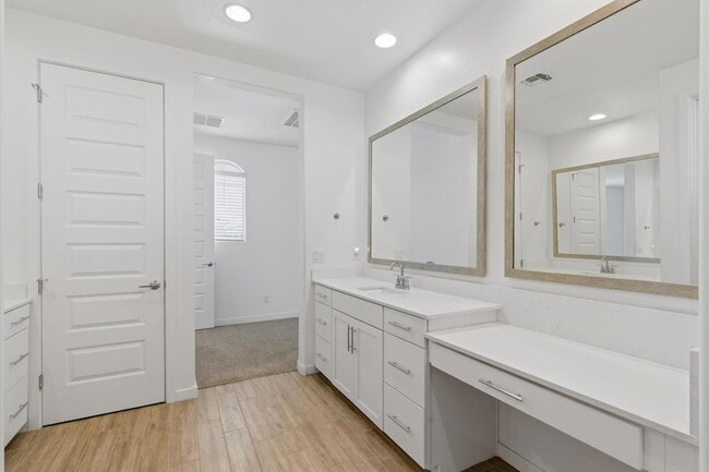 Building Photo - 5935 S Coyote Canyon