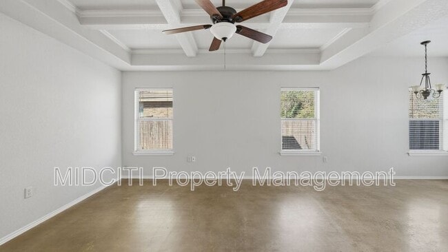 Building Photo - 1121 Brown Rock Dr