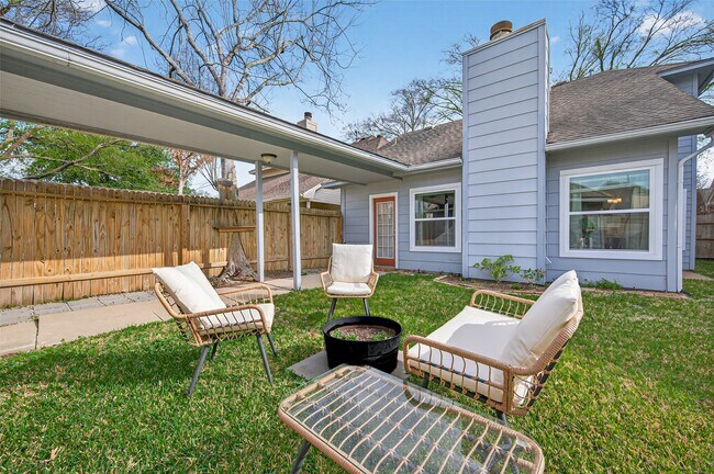 Building Photo - 6635 Queensclub Dr