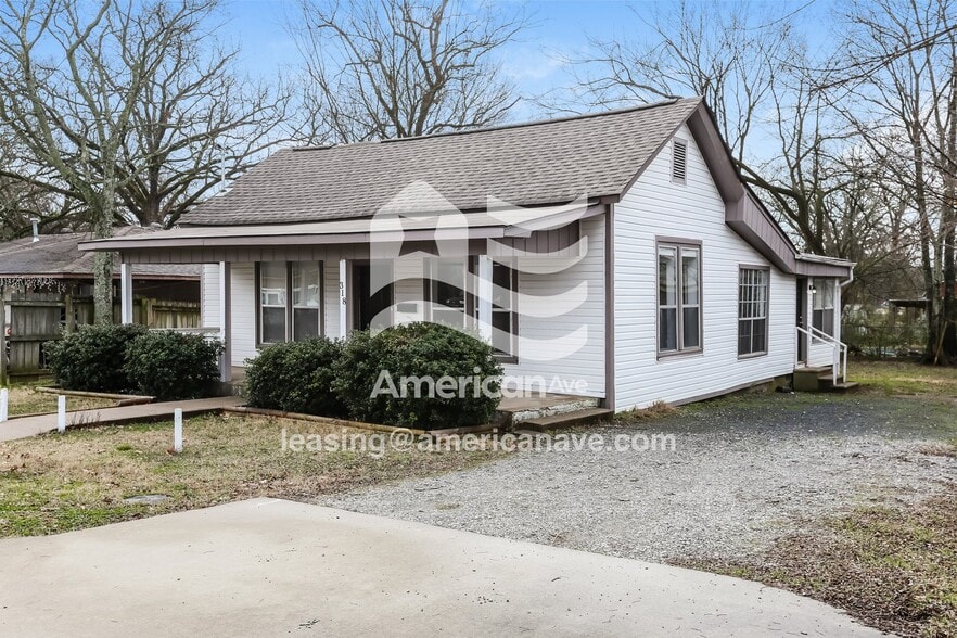 Building Photo - 318 W 50th St