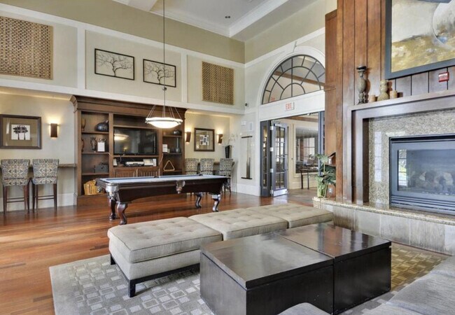 Building Photo - 2465 Army Navy Dr