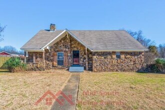 Building Photo - 5164 Brushwood Dr