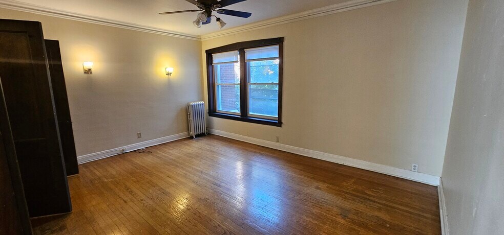 Primary Photo - 4411 N Winchester Ave