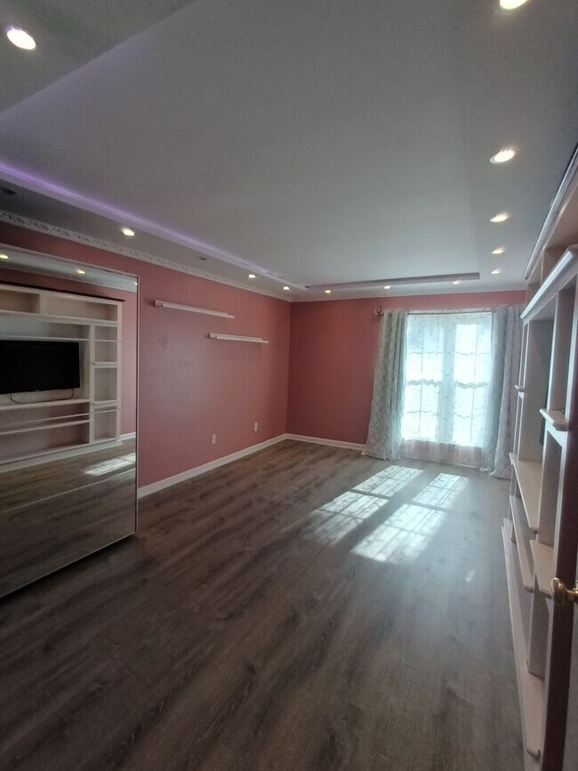 Building Photo - 2 Bed / 2 Bath Single Family for Rent in Oviedo, FL