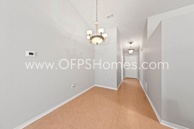 Building Photo - 107 Cabana Way