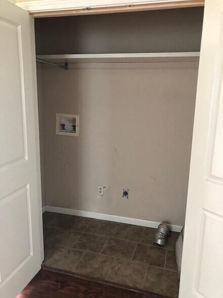 Building Photo - 7151 N Sun Country Rd