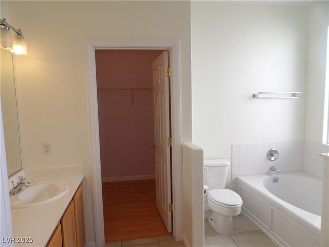 Building Photo - 8765 Villa Alex Ave