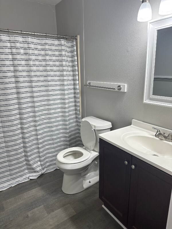 Building Photo - 615 S Mt Carmel St