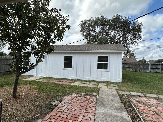 Building Photo - Ready for move in