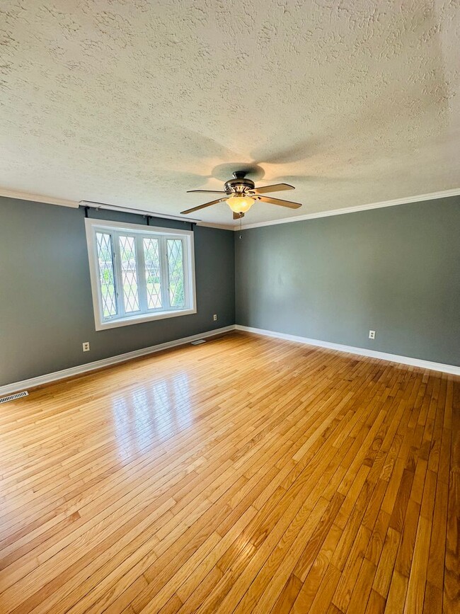 Building Photo - 1416 Hagen Rd