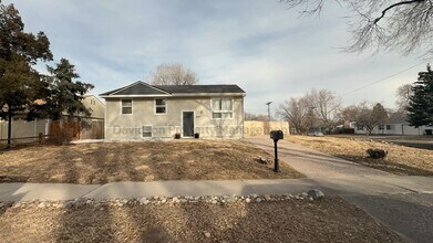 Building Photo - Updated 5 Bedroom House Near Memorial Park