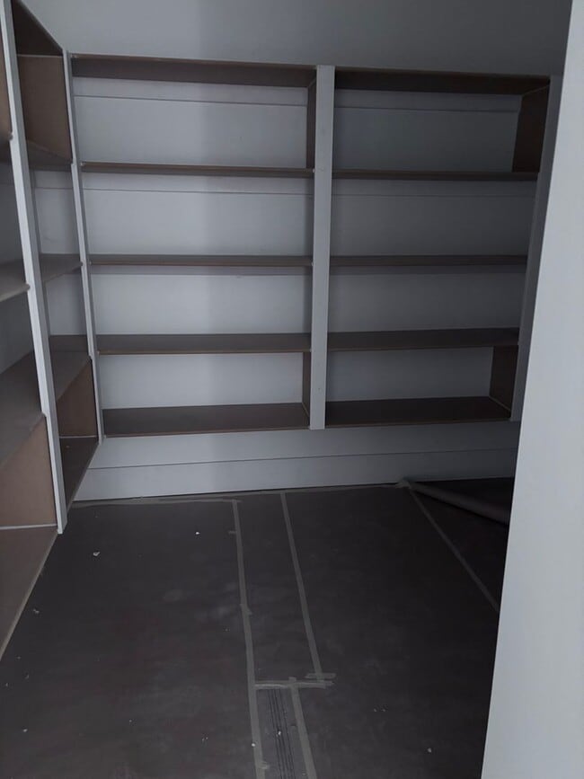 Building Photo - Beautiful single story with 4 bedrooms next to Crimson High School