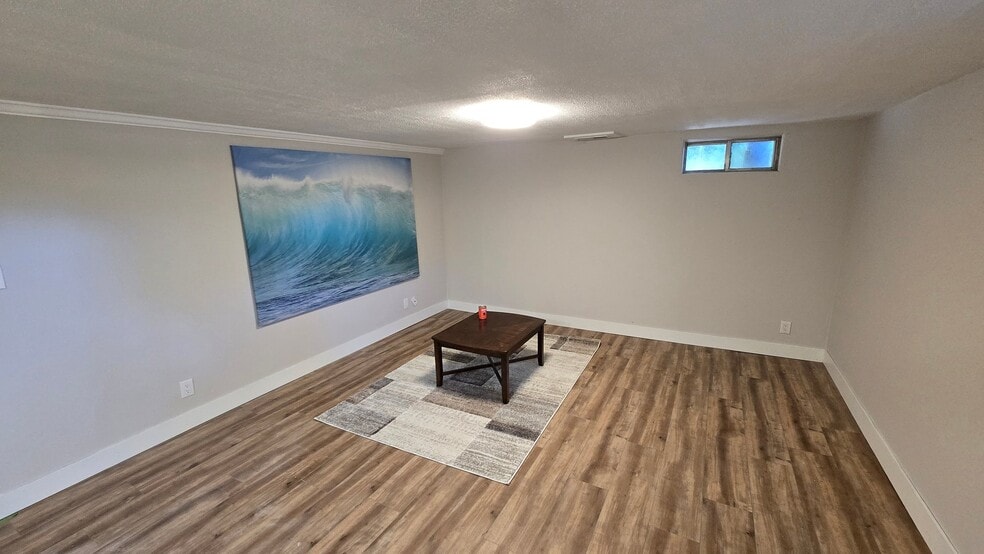 Building Photo - 1050 750 W