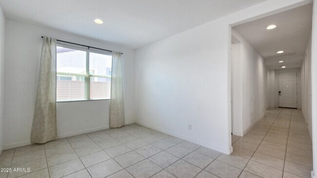 Building Photo - 2563 W Hidalgo Ave