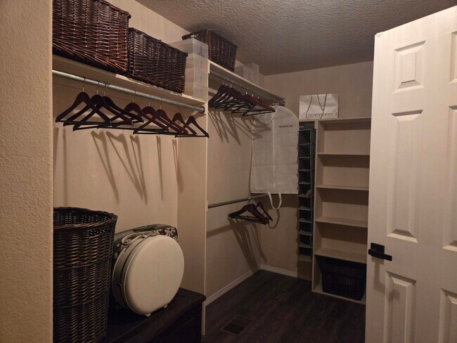 Building Photo - 939 Tambora St NW