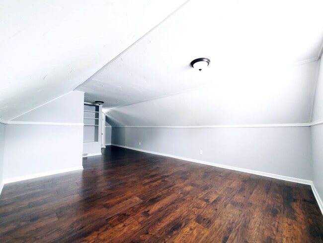 Building Photo - 3 Bed - 1.5 Bath Cape Cod for Rent in Willowick!