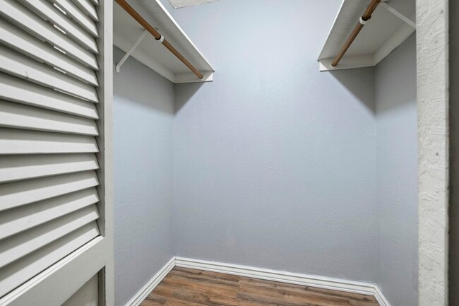 Building Photo - 300 N Civic Dr