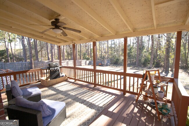 Building Photo - 410 Cardinal Dr