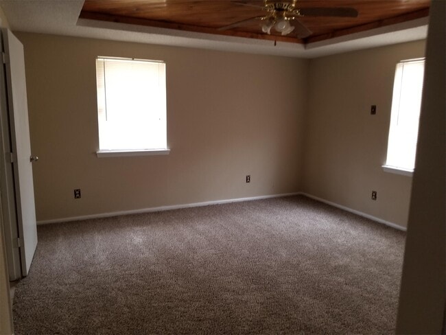 Building Photo - 610 E Water St