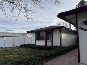 Building Photo - 1855 King Edward Dr