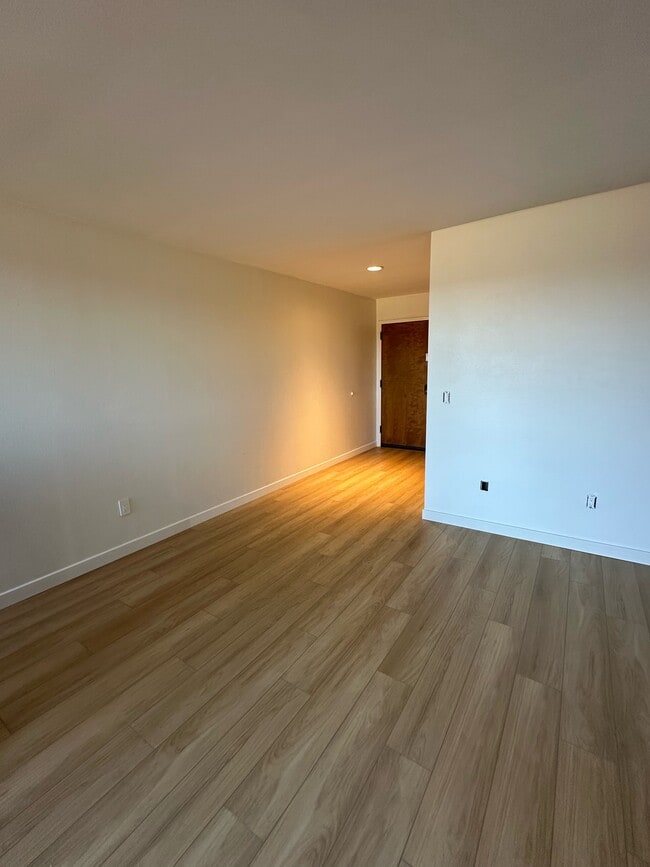 Building Photo - 8828 Pershing Dr