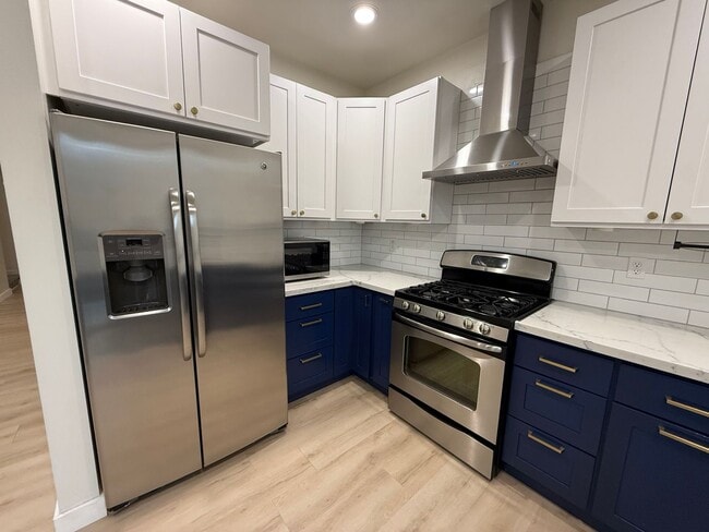 Building Photo - 19102 20th Dr SE