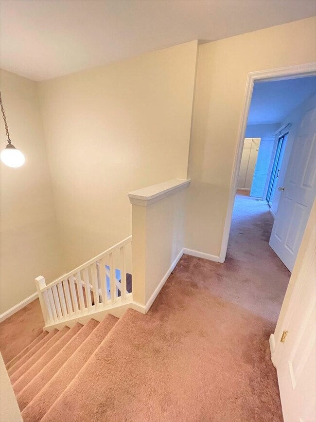 Building Photo - Spacious 3 bedroom in Finley Forest offers convenient location and neighborhood amenities